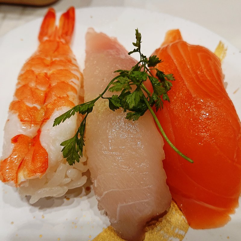 得々3貫盛(回転寿司みさき 川崎アゼリア店)