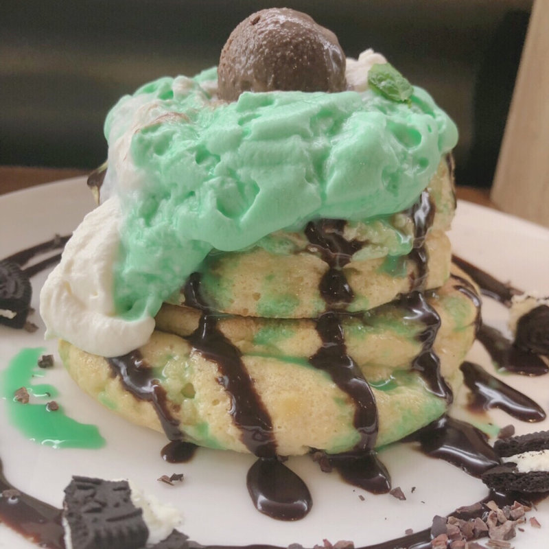 冷製チョコミントエスプーマパンケーキ(Parlor Vinefru 銀座)