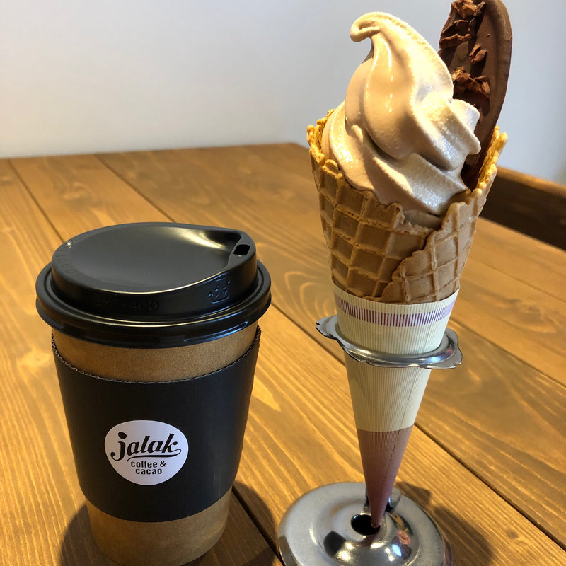 コーヒー&カカオソフトクリーム   スリーアイランドブレンド中煎り（サイフォン抽出）(ジャラクコーヒー&カカオ)