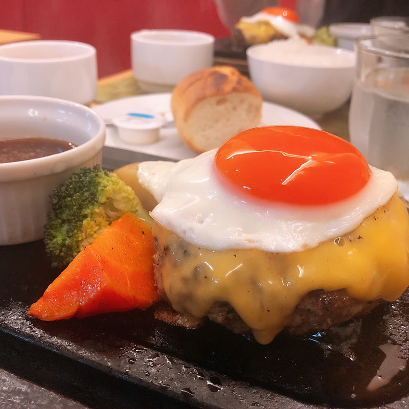 大人のハンバーグMサイズ(180g) サービスランチセット(下北沢 とろける大人のハンバーグ)