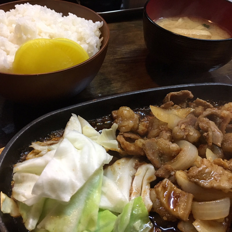 牛ホルモン定食(石田食堂)