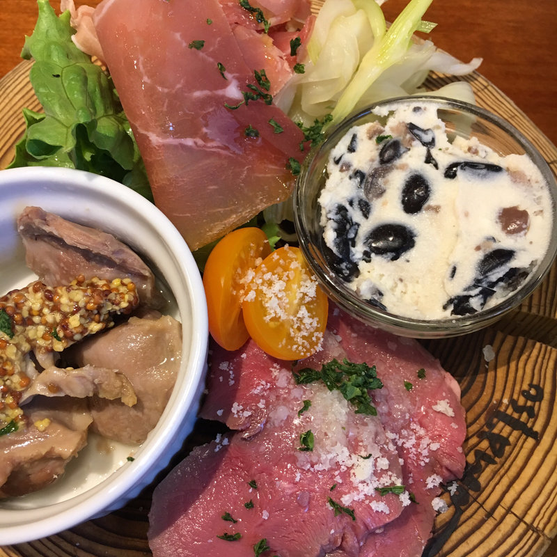 前菜の盛り合わせ 3種(リバーサイドコマツ)