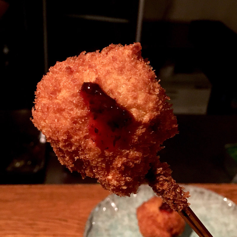 鱧 梅肉乗せ（串揚げ）(串揚げ ふくみみ)