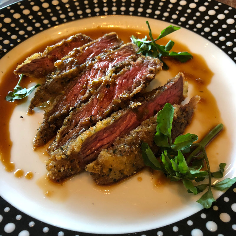 牛カツレツ焦がしバターレモンソース(ワイン＆チーズ ビストロボヌール 神楽坂店)