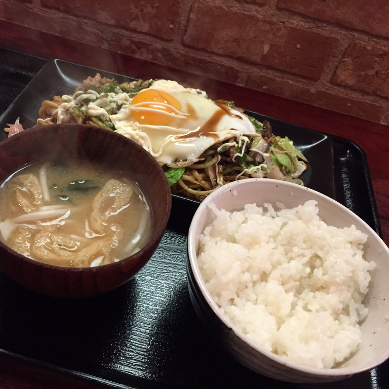 焼きそば目玉定食(しらたき別館 （しらたきべっかん）)