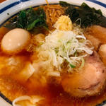 特製ラーメン 麺半分(波音食堂 （ナミネショクドウ）)