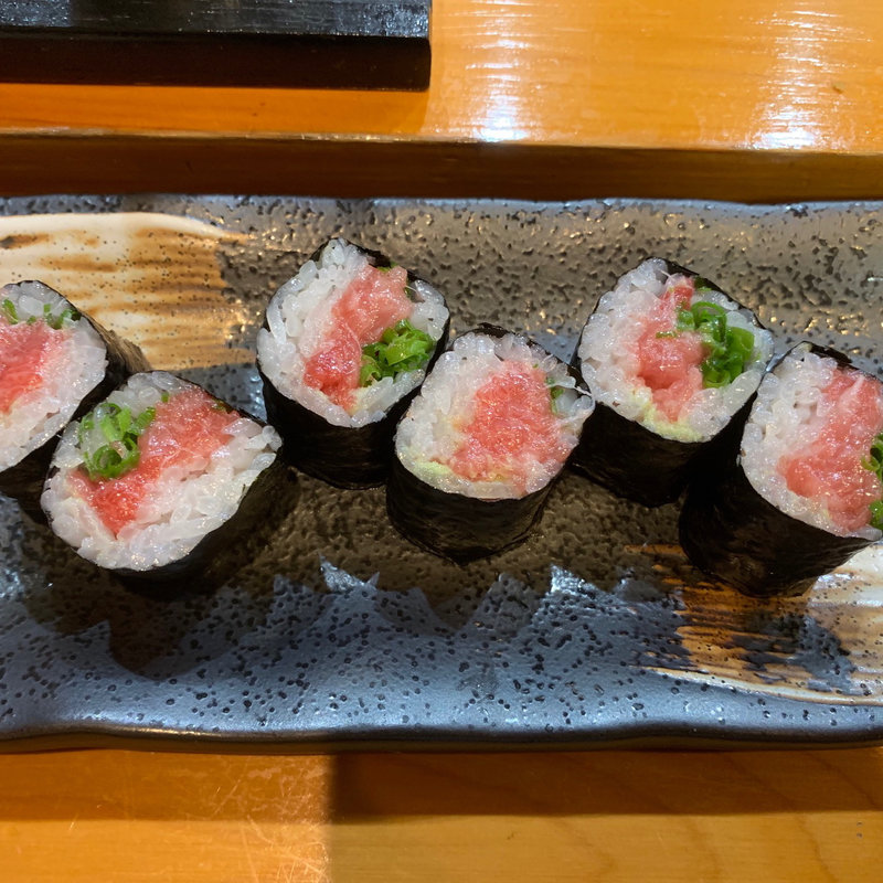 本鮪の中落ち細巻(朝日鮨)