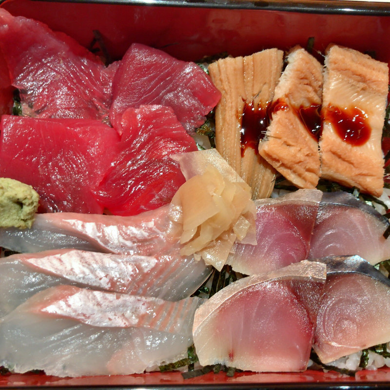 与志乃お重4点盛り(鮨 与志乃)