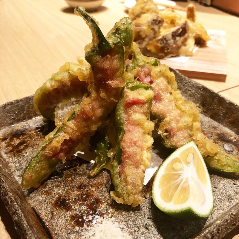 満願寺とうがらし肉詰め(野菜酒場あしおと)