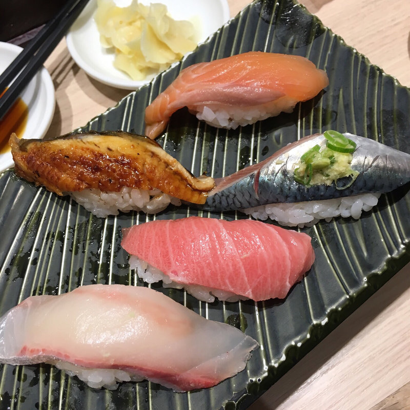 (立ち寿し しおや)