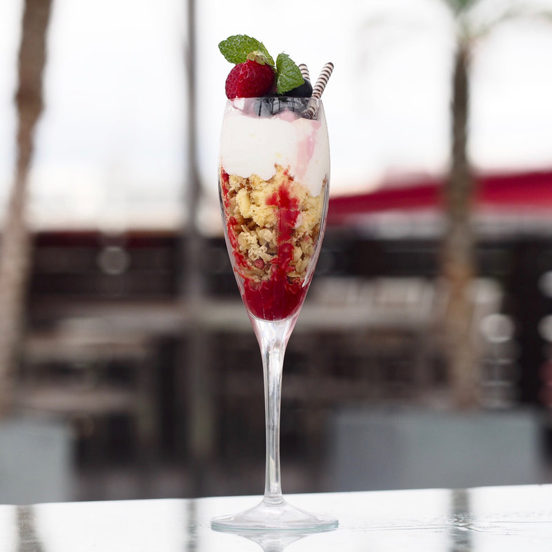 パフェ風季節のアイス(CORAL KITCHEN at cove)