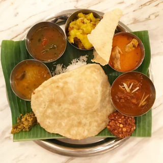 SANTOSHAM MEALS (non veg)(南インドの軽食と定食　三燈舎)