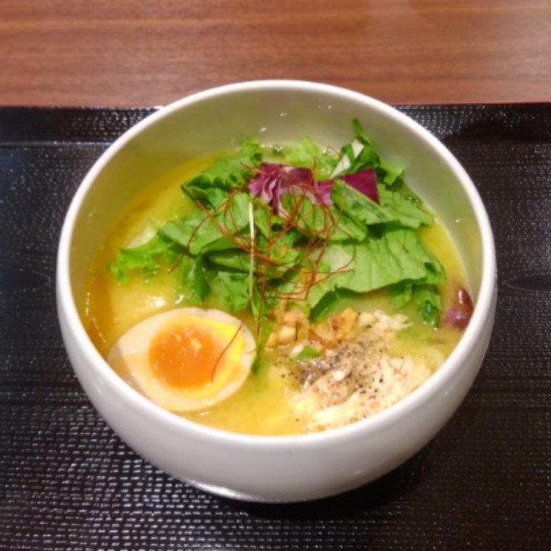 蔭山樓名物鶏白湯塩そば(鶏白湯らーめん 自由が丘蔭山 アリオ亀有店)