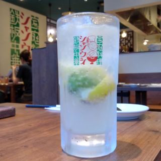 生レモン丸ごとサワー(鉄板中華 青山シャンウェイ 神楽坂店)