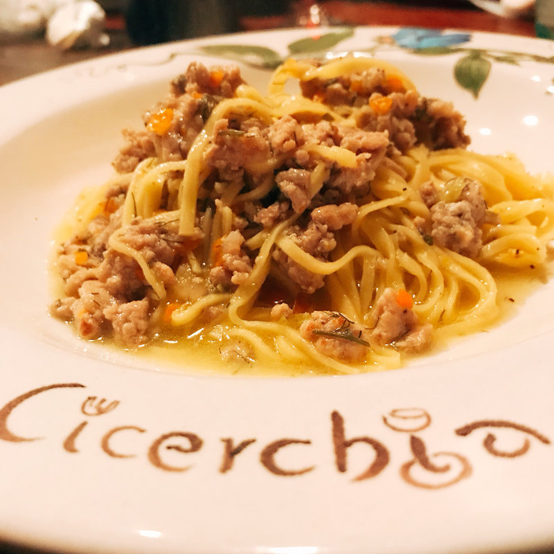 白いラグーのマケロンチーニ・カンポフィローネ(オステリア ラ チチェルキア)