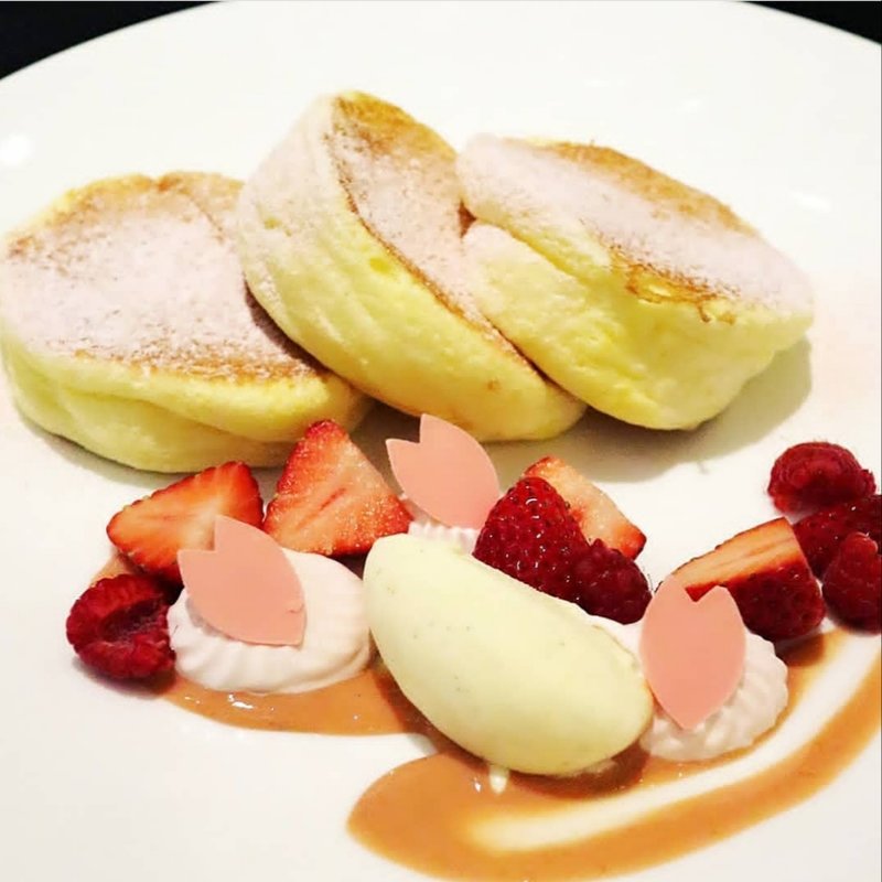桜と苺のシルキーパンケーキ(ラ・プロヴァンス （La Provence）)