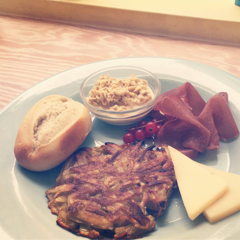 スイスの朝食(WORLD BREAKFAST ALLDAY 外苑前)