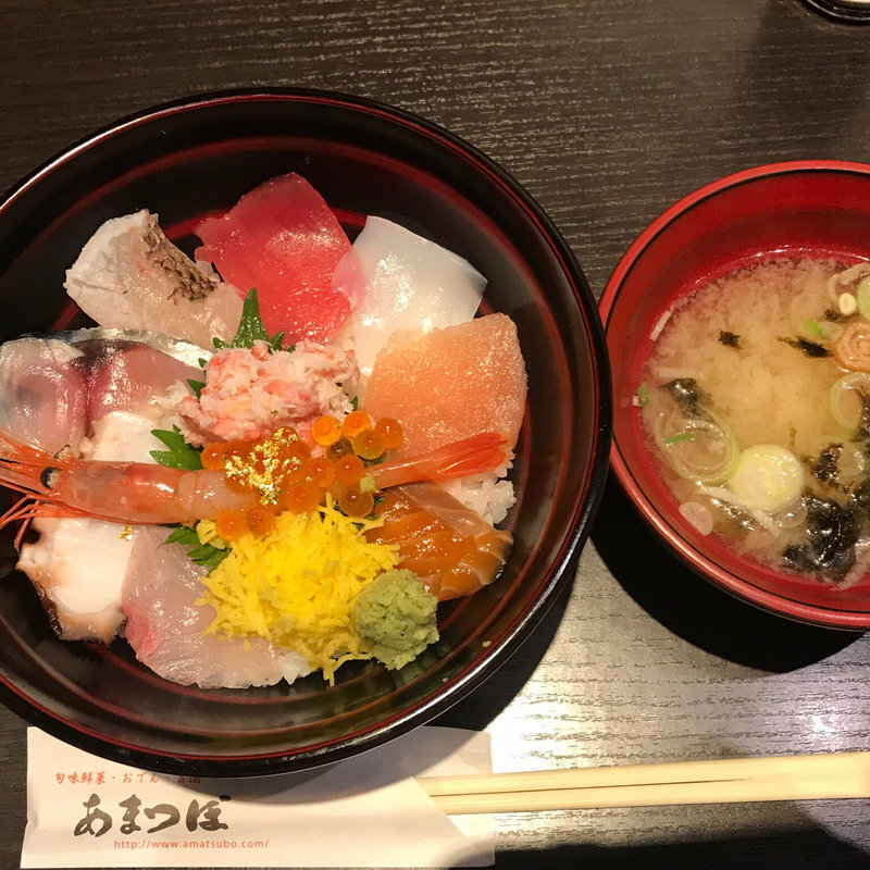 近江町海鮮丼(市場めし あまつぼ)