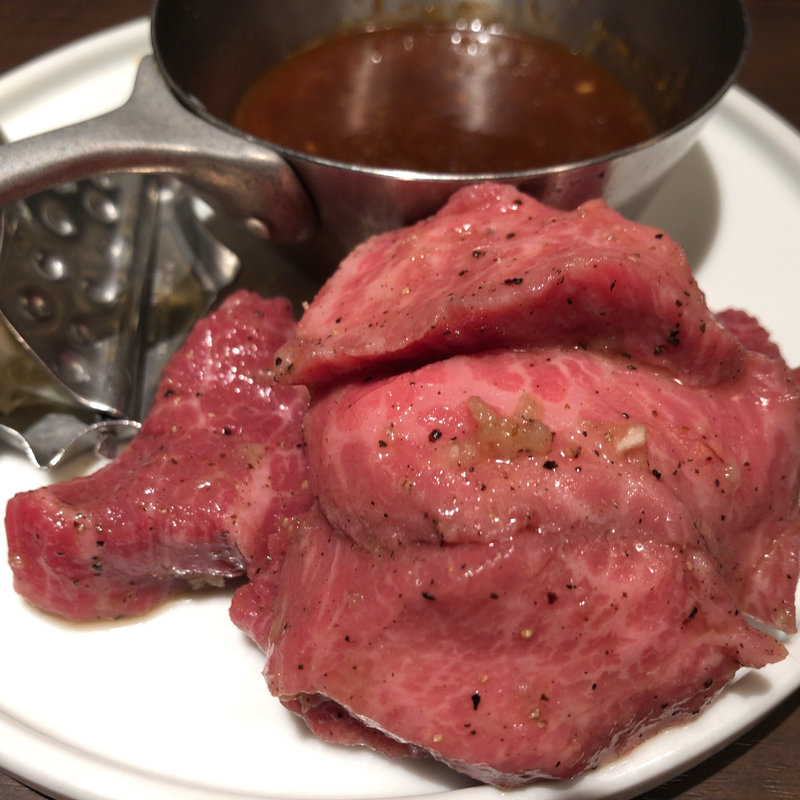 しっとり赤身一口ステーキ(正泰苑 新橋店)