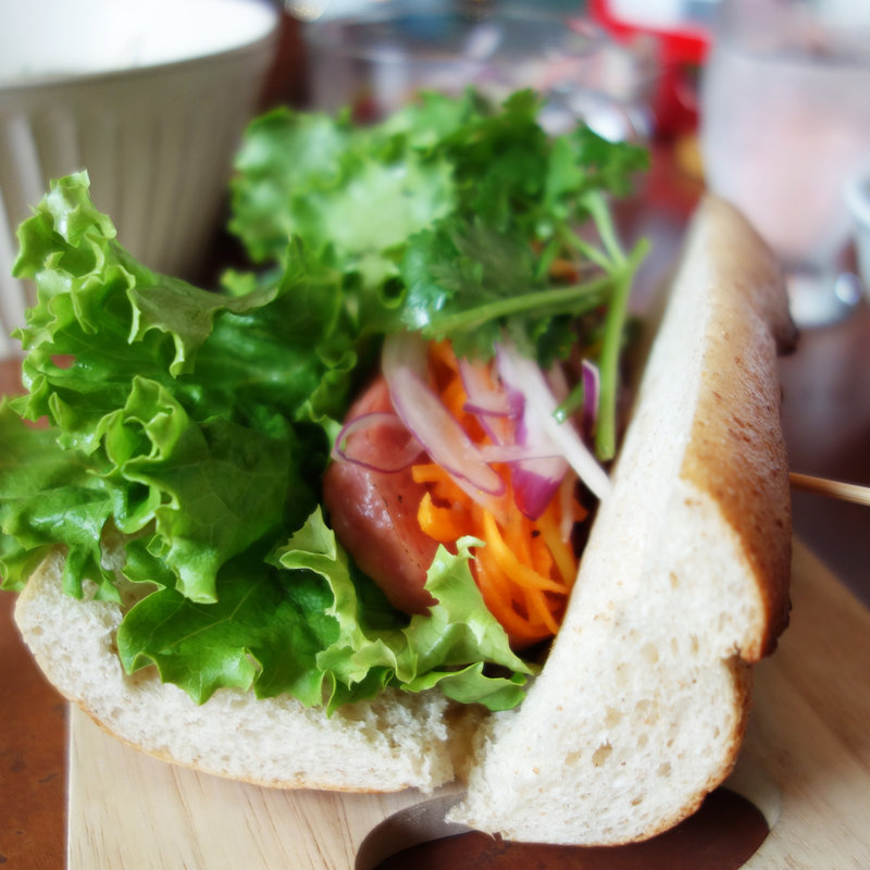 ベトナム風スパムとパクチーのバインミー(ベトナミーズ チャウバウ)