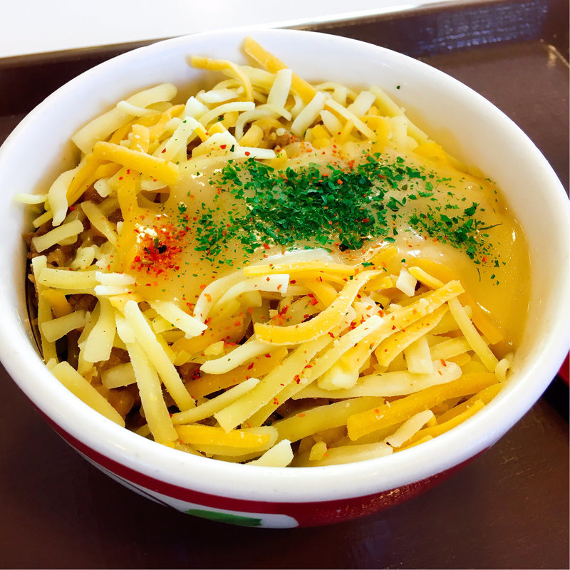 とろーり3種のチーズ牛丼(並盛)(すき家)