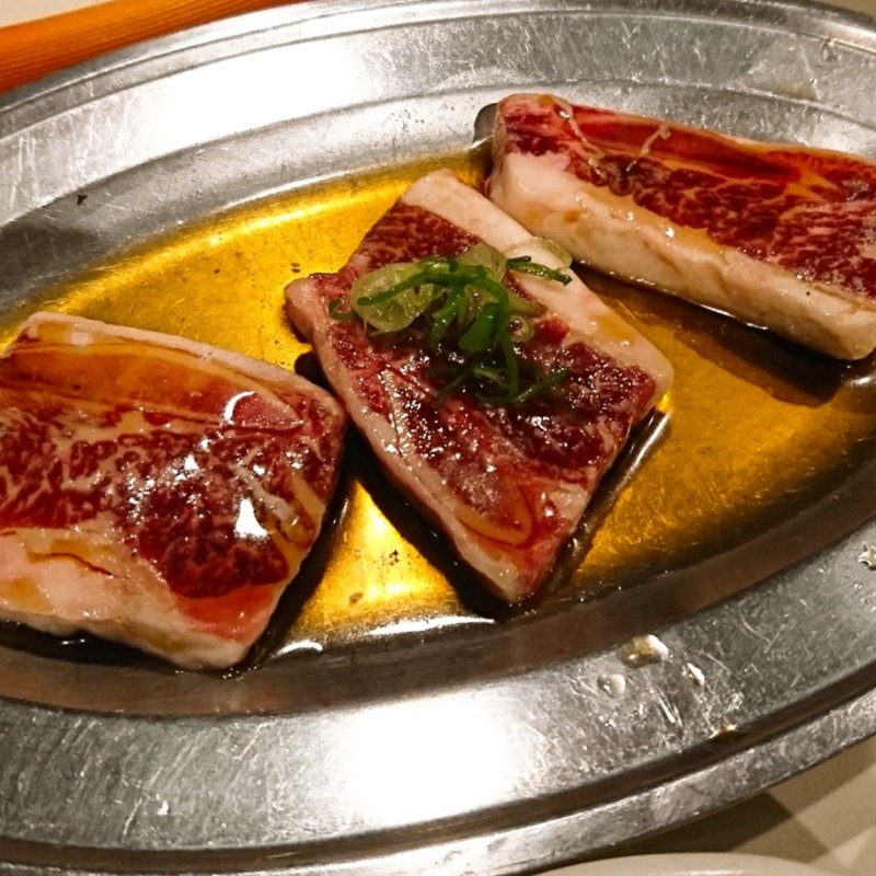 骨つきカルビ(焼肉ヒロ)