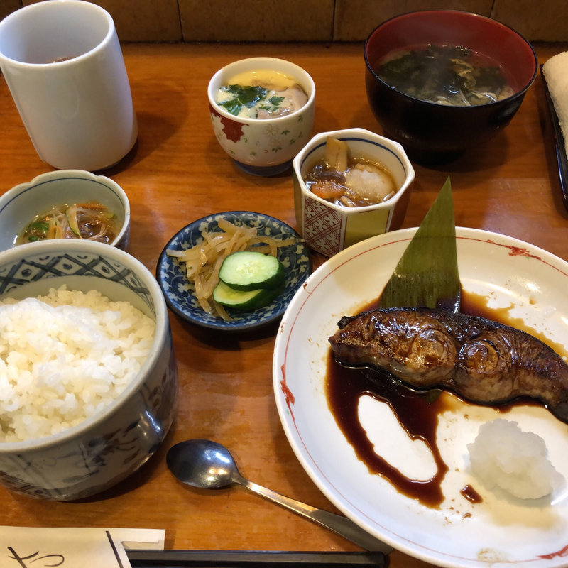 昼定食　煮魚(活魚料理 ととや)