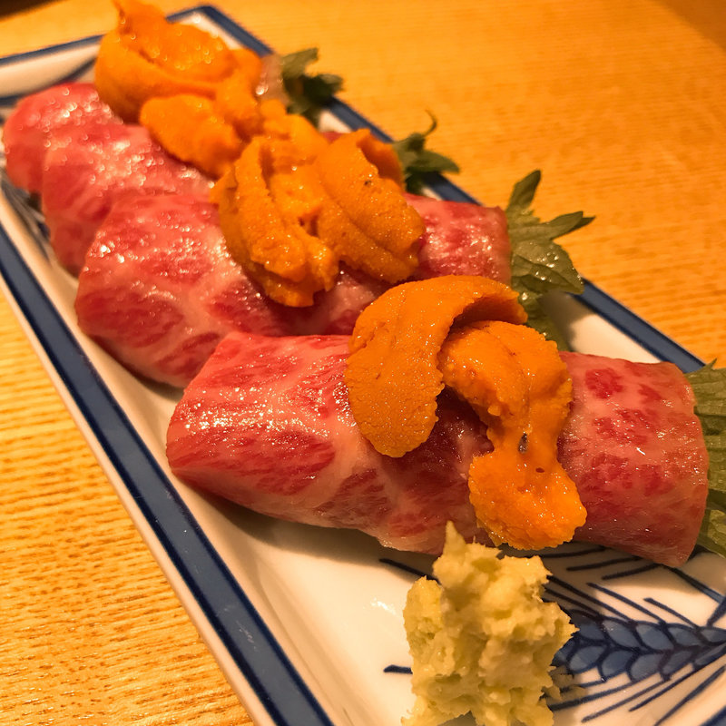 和牛ウニ巻き(日本酒 弘大 （ニホンシュ ヒロシダイ）)