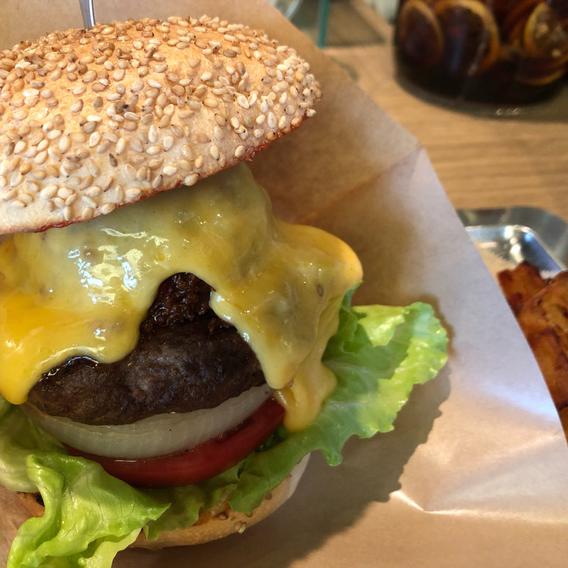 自由が丘チリチーズバーガー(自由が丘バーガー 本店)