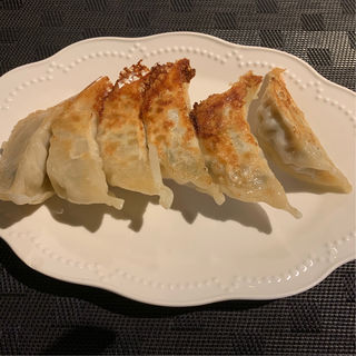 生煎餃子(焼き餃子)(中華料理 楽道)