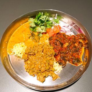 ランチカレー3乗(カレー居酒屋 『YELLOW』)