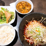四川サンラータン麺ランチ