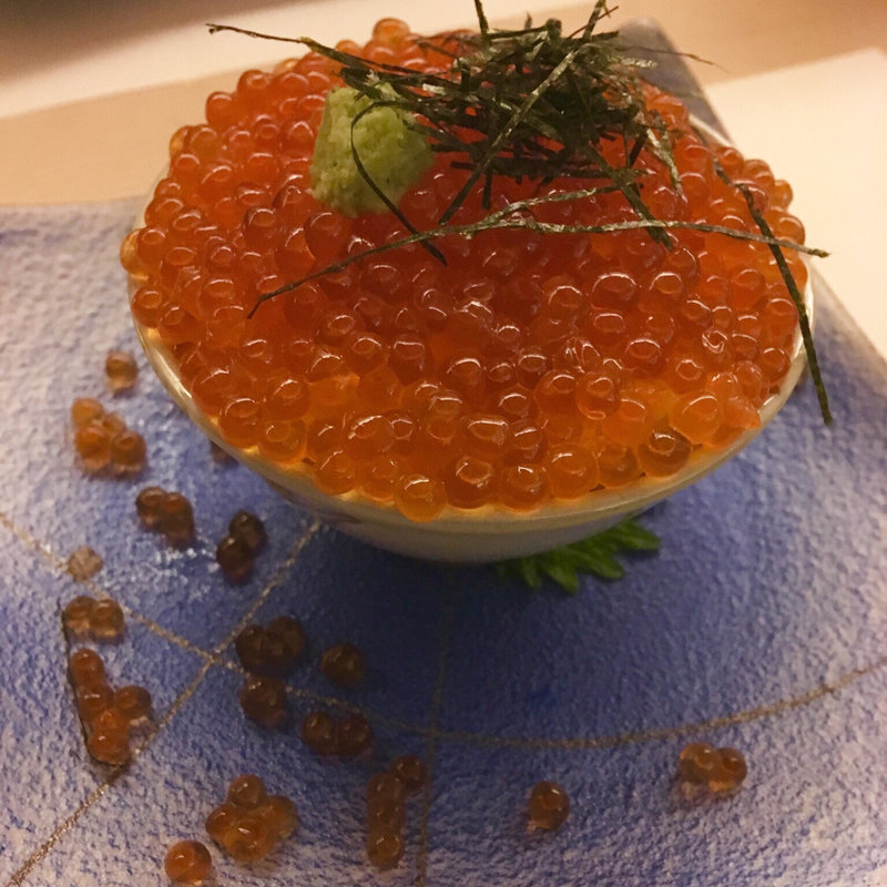 こぼれイクラ丼（ミニ）(銀座 たか 和食とワイン)