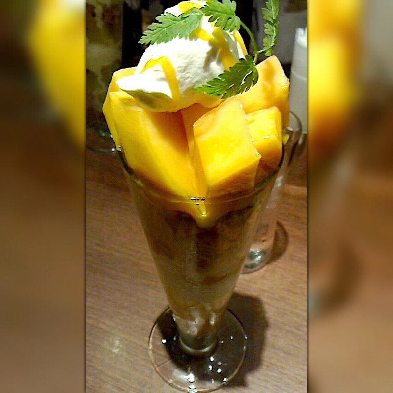 マンゴーパフェ(大)(イタガキ フルーツ カフェ （ITAGAKI FRUIT CAFE）)