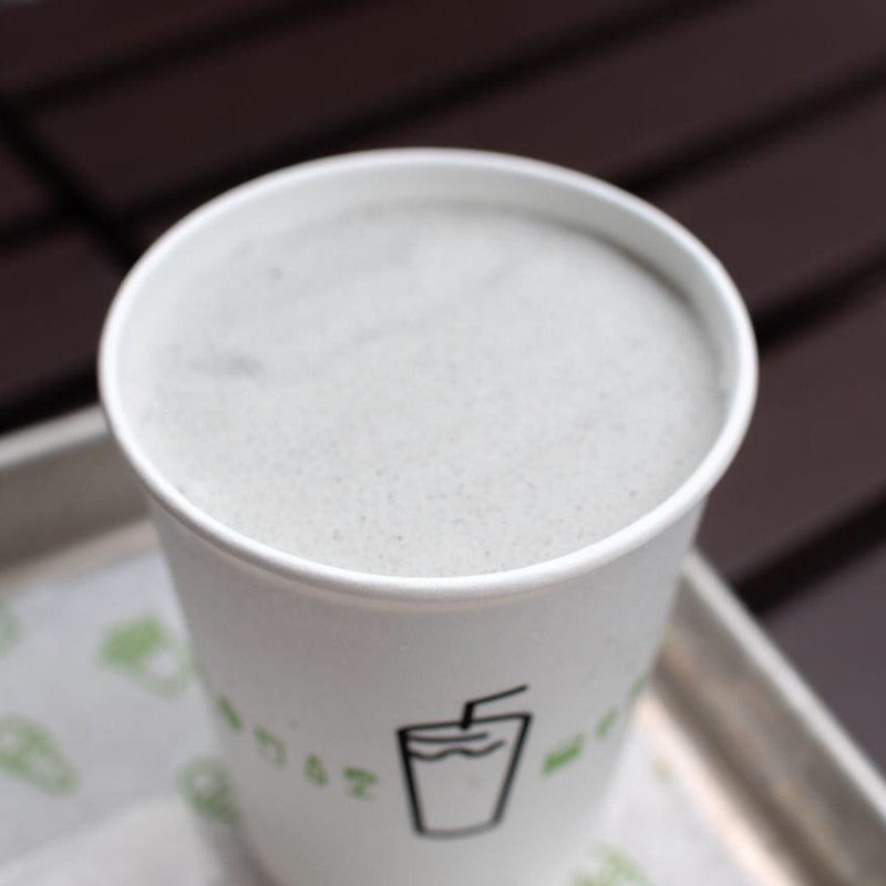 ブラックセサミシェイク レギュラー(シェイクシャック阪神梅田本店)