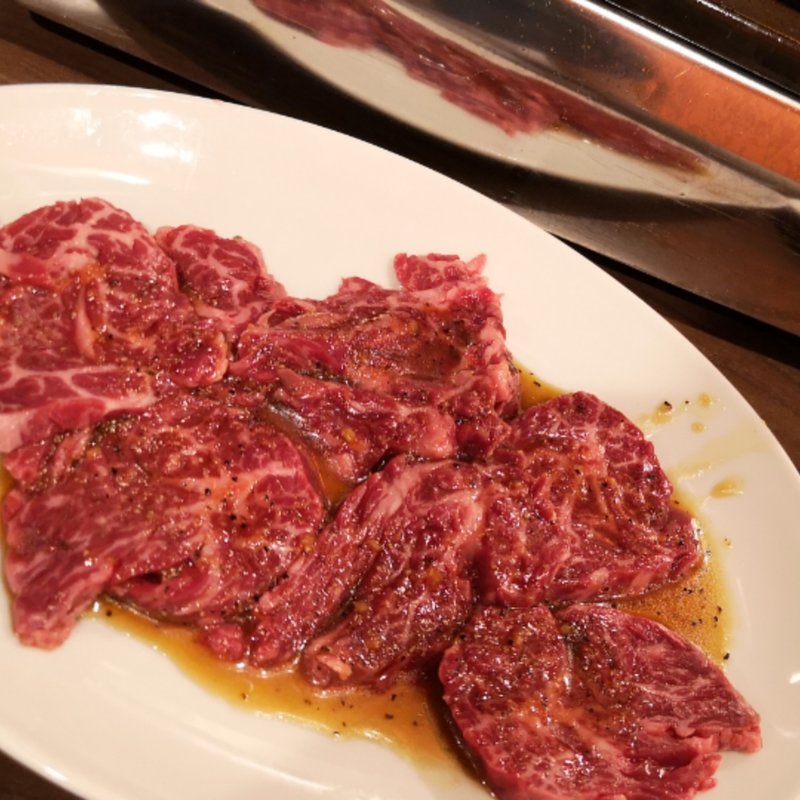 ハラミ焼肉定食(白か黒)