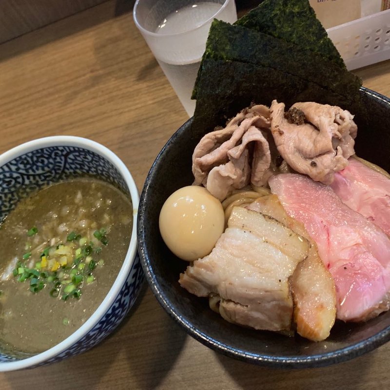 特製極濃煮干しつけ麺、焼肉トッピング(煮干しつけ麺 宮元)