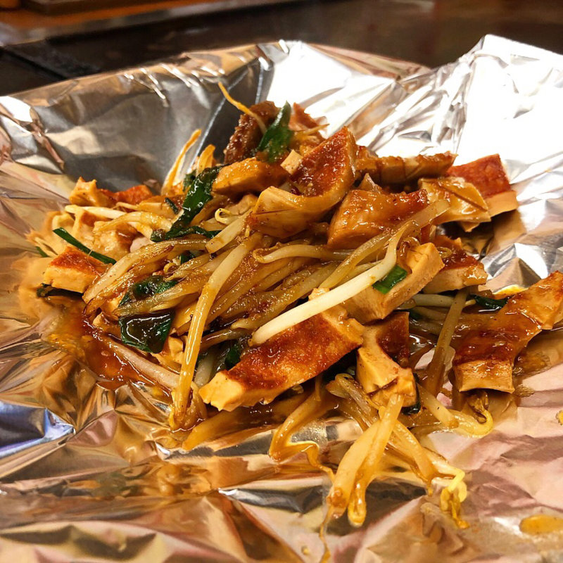 ホルモン炒め(お好み焼き寅)