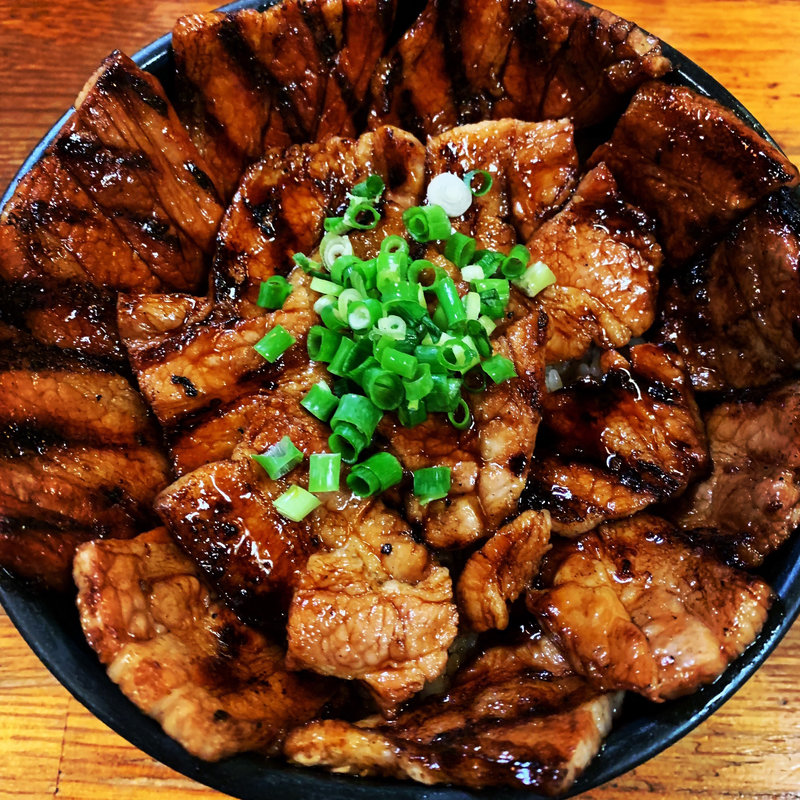 大豚丼 ご飯少(炭火豚丼 豚野郎)