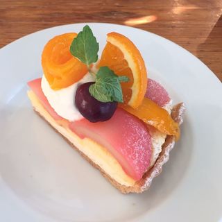 マンゴーと桃のレアチーズケーキ(サンデーブランチ 下北沢店)