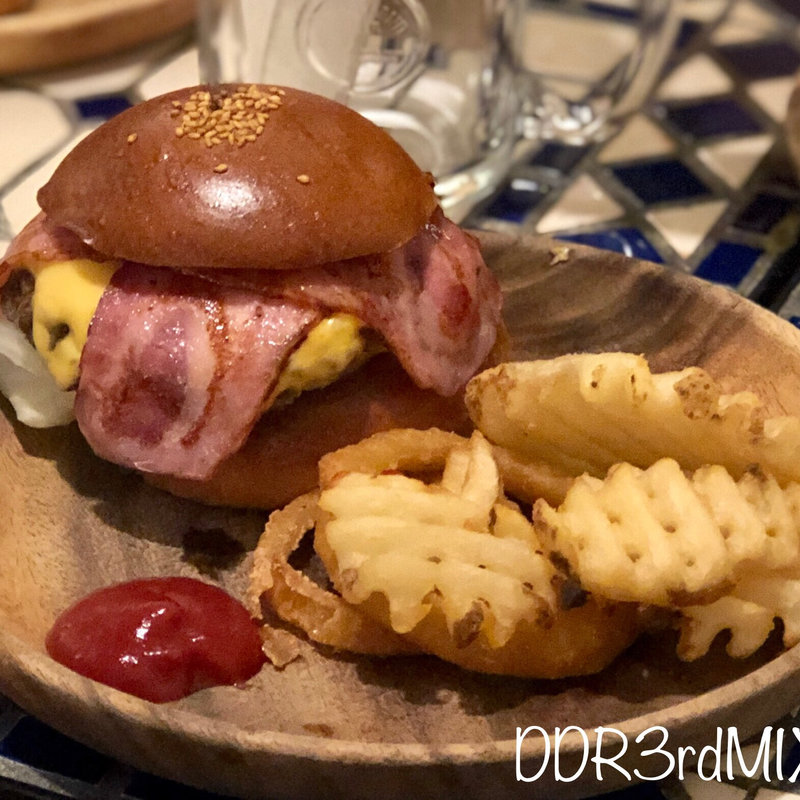 ベーコンチーズバーガー(HuLa・La)