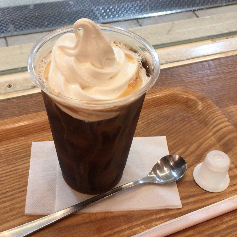 コーヒーフロート(ハミングカフェ　バイ　プレミーコロミィ ecute上野店 （Humming Cafe By Plame Collome）)