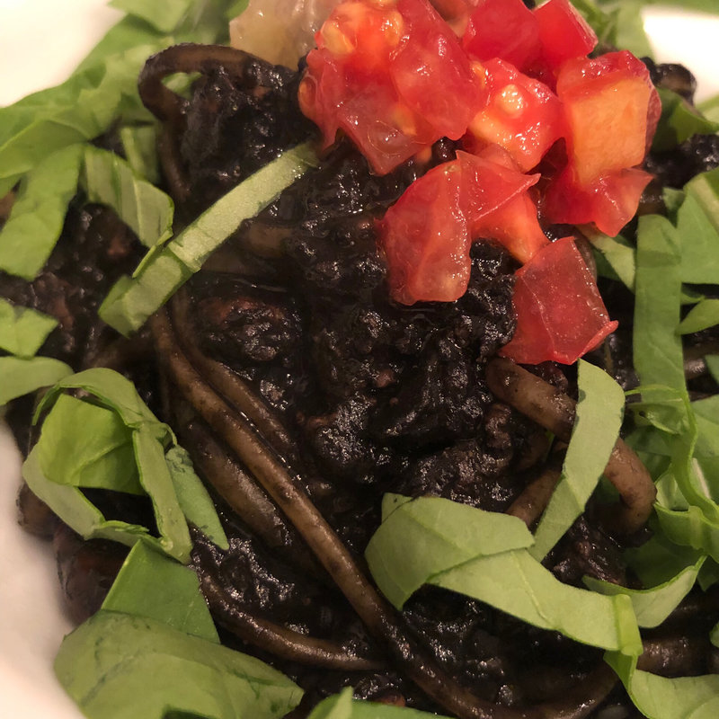 イカ墨のアラビアータ(ワインダイニング 「街角グラス」 町田)