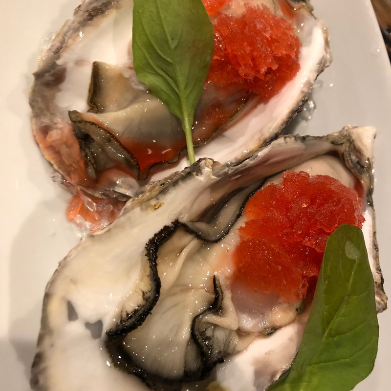 生牡蠣のカンパリのグラニテ添え(日欧酒場 神のよだれ 町田店)