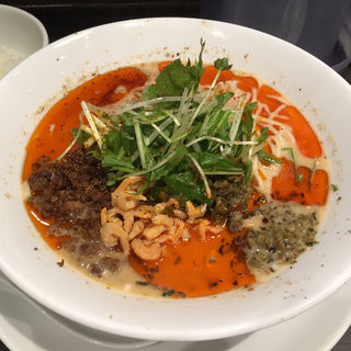 冷やし担担麺(四川担担麺 阿吽 キッテグランシェ)