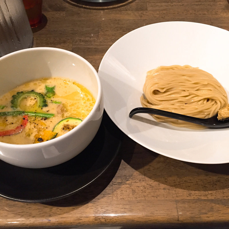 夏のとうもろこしと白味噌のつけ麺(みつか坊主 醸 （カモシ）)