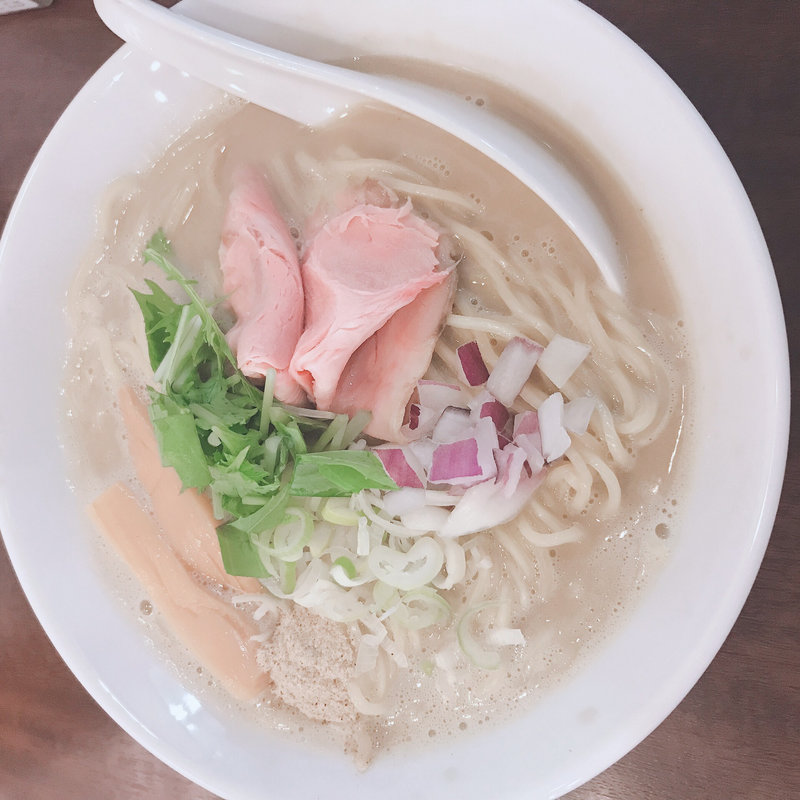 煮干濃厚白湯らーめん(麺場 二寅)