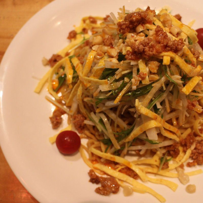 汁なし担々麺(中国料理 青島飯店)