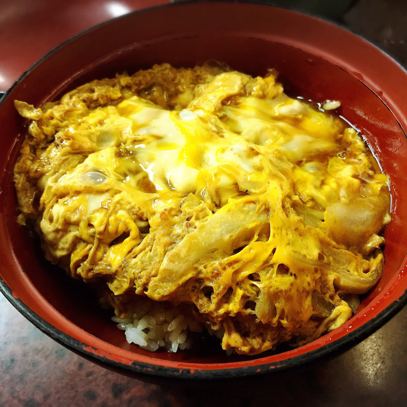 カツどん 仁川にあるカツ丼専門店の桜花さん 低温調理された分厚いカツが