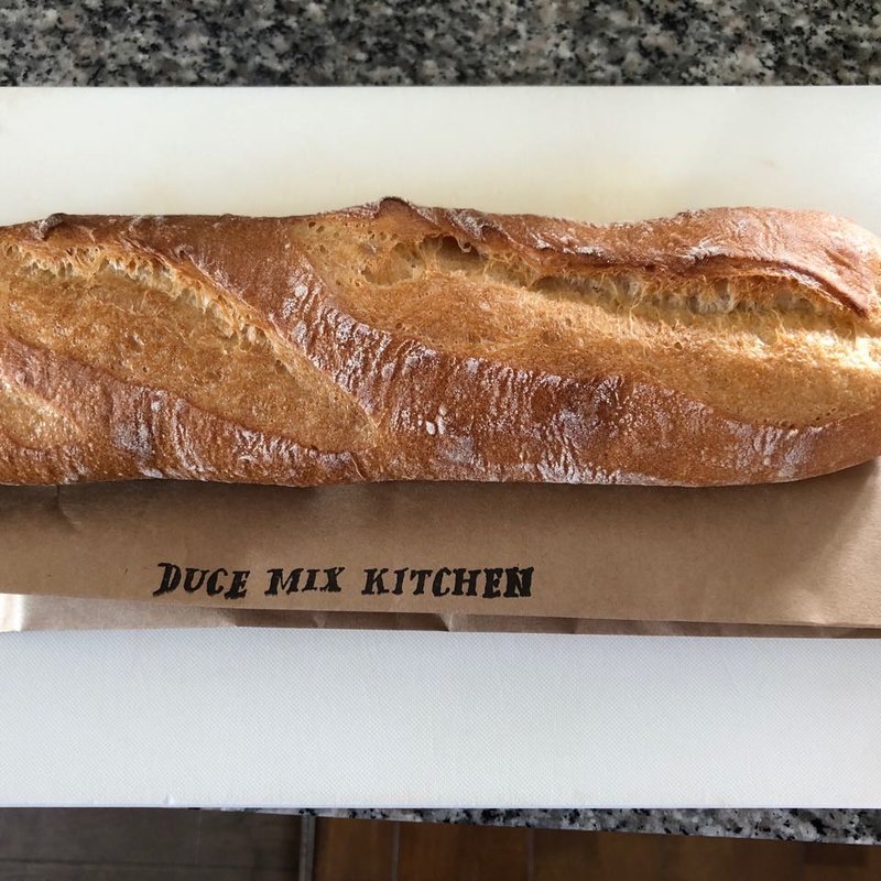 バゲット(デュース ミックス キッチン ベーカリー （Duce mix Kitchen BAKERY）)